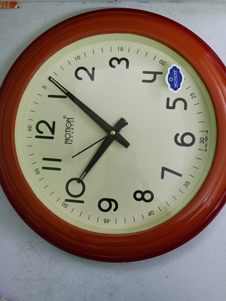 MOTION QUARTZ CLOCK