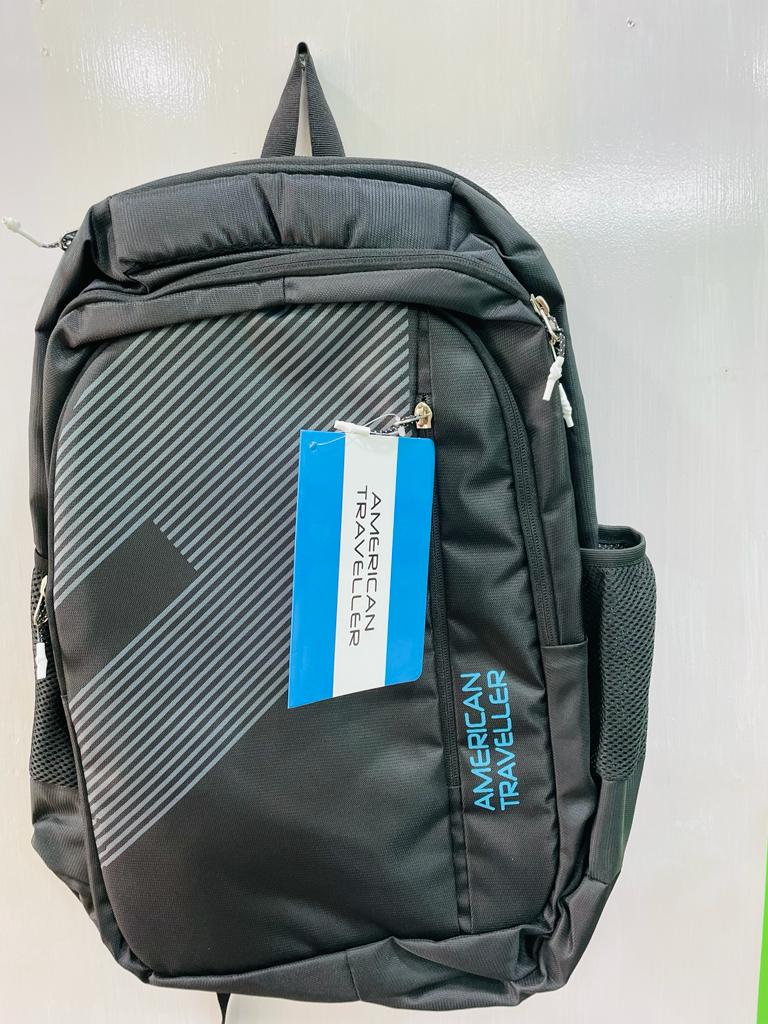 AMERICAN TRAVELLER TRAVEL BAG (BLACK STRIPES)